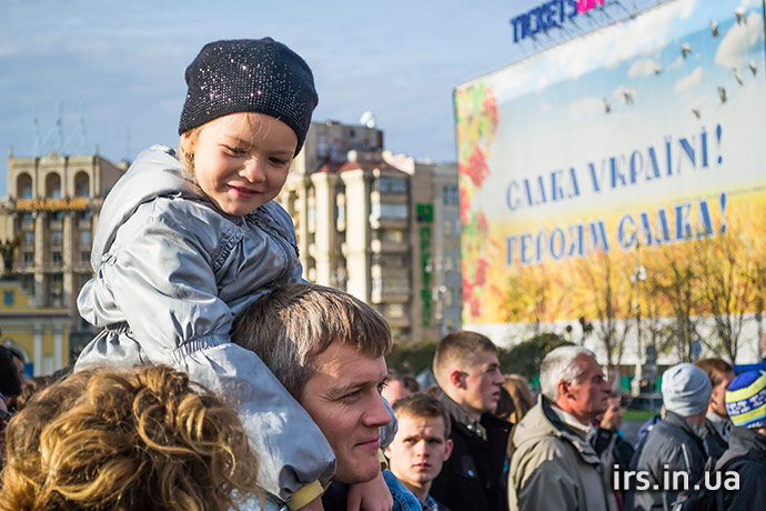 2014.10.19_10b_Maidan_Kyiv_pray_meeting_Ukraine_irs.in.ua