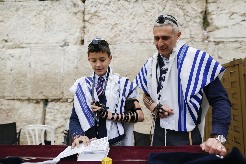 Почему, если отец - еврей, ребенок не считается евреем?