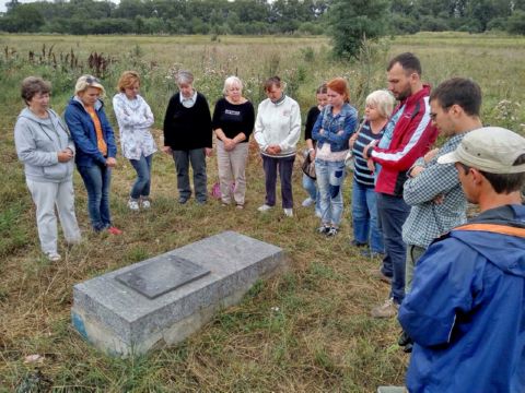 Мессианские верующие молились и каялись на местах массовых убийств евреев в 13 городах Украины