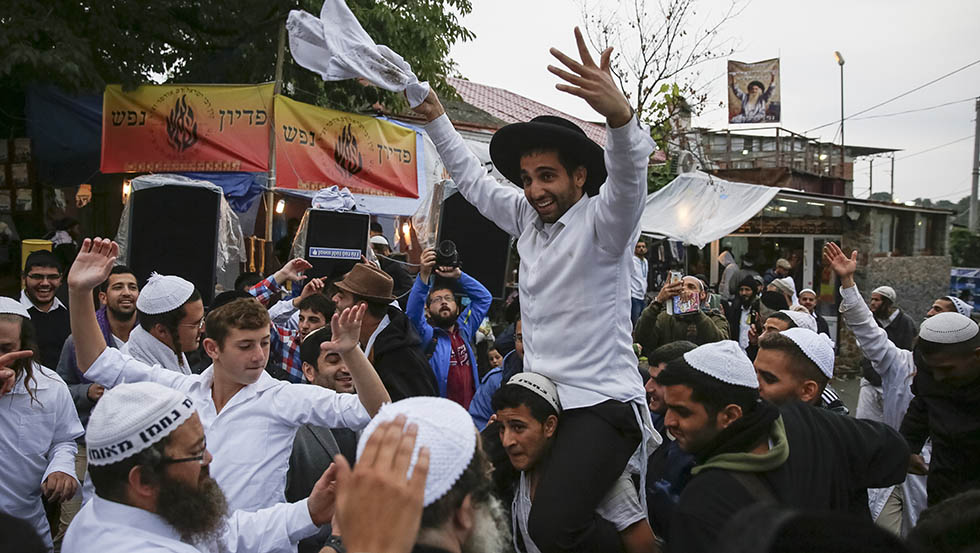 Orthodox Jews mark Rosh Hashanah in Uman