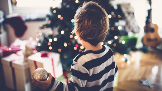 Пять вещей, которым стоит научить своих детей в Рождество