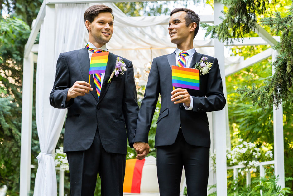 7 вещей, которые нужно учитывать перед посещением гей-свадьбы