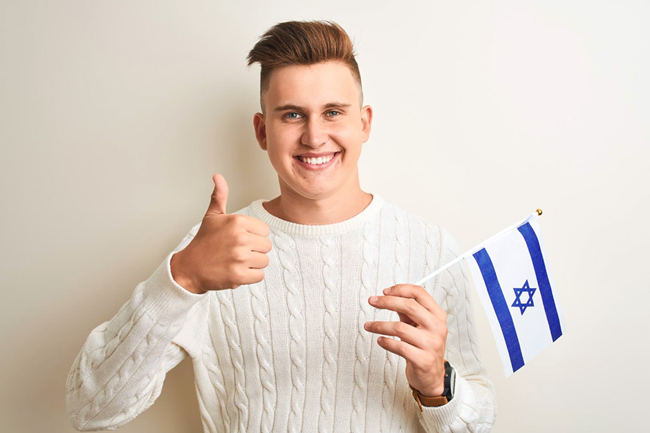 Когда враги окружают, настоящие друзья становятся ближе