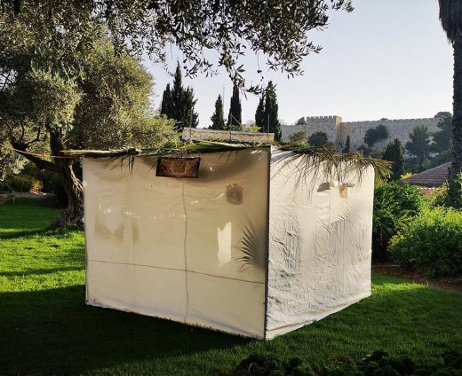 Сделаем здесь три кущи