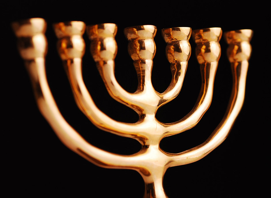 Что такое менора? Как она представлена в Библии и в наши дни?