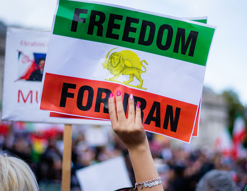 В Международный женский день нельзя забывать о смелости иранских женщин